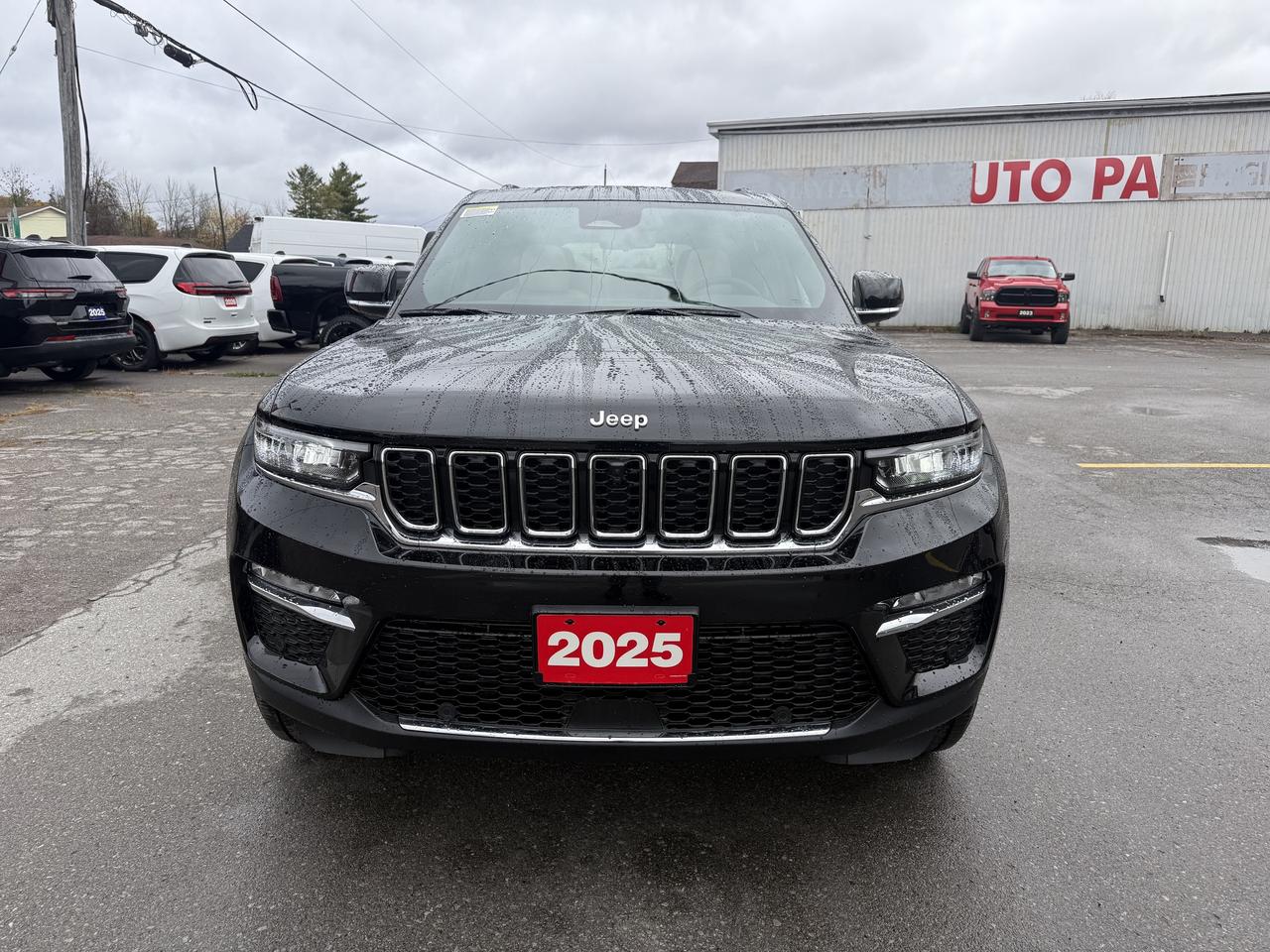 2025 Jeep Grand Cherokee LIMITED 4X4 Photo