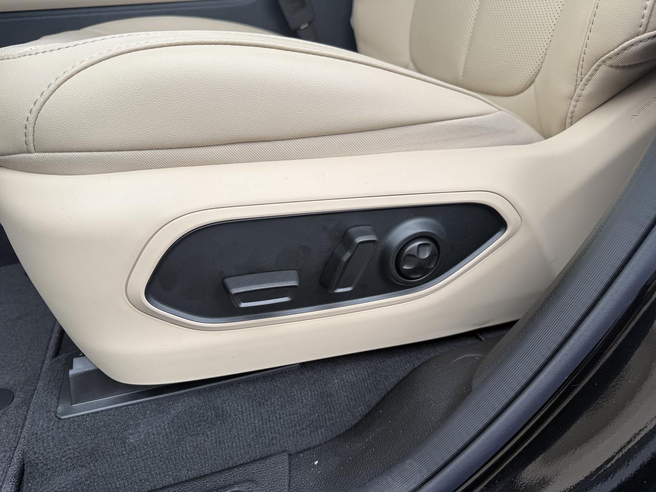 2025 Jeep Grand Cherokee LIMITED 4X4 Photo