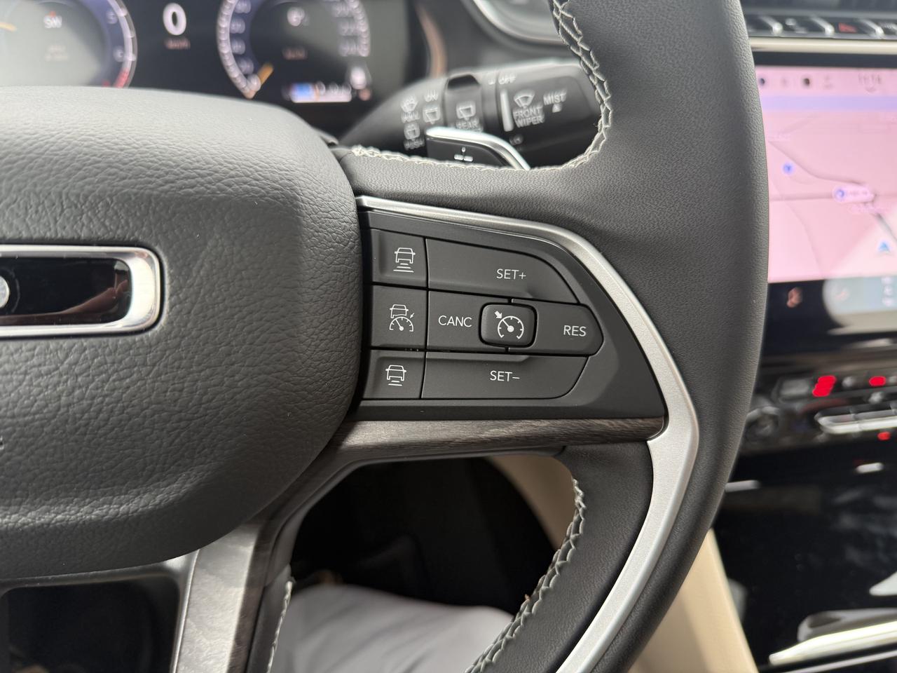 2025 Jeep Grand Cherokee LIMITED 4X4 Photo