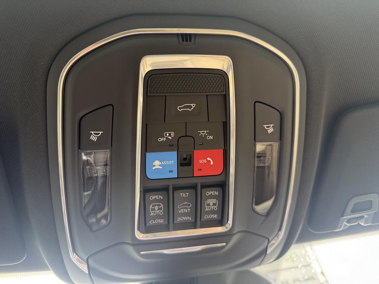 2025 Jeep Grand Cherokee LIMITED 4X4 Photo