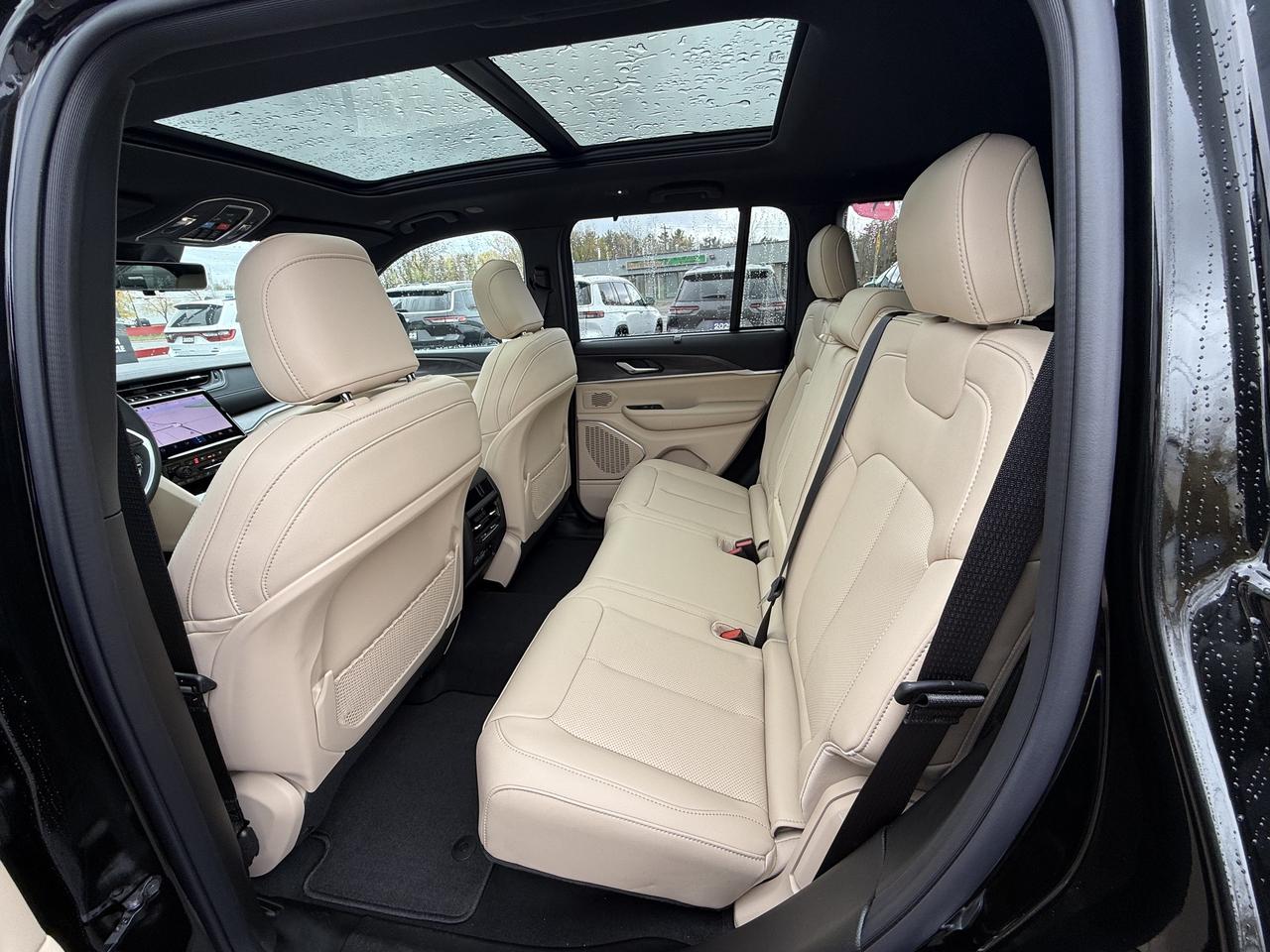 2025 Jeep Grand Cherokee LIMITED 4X4 Photo