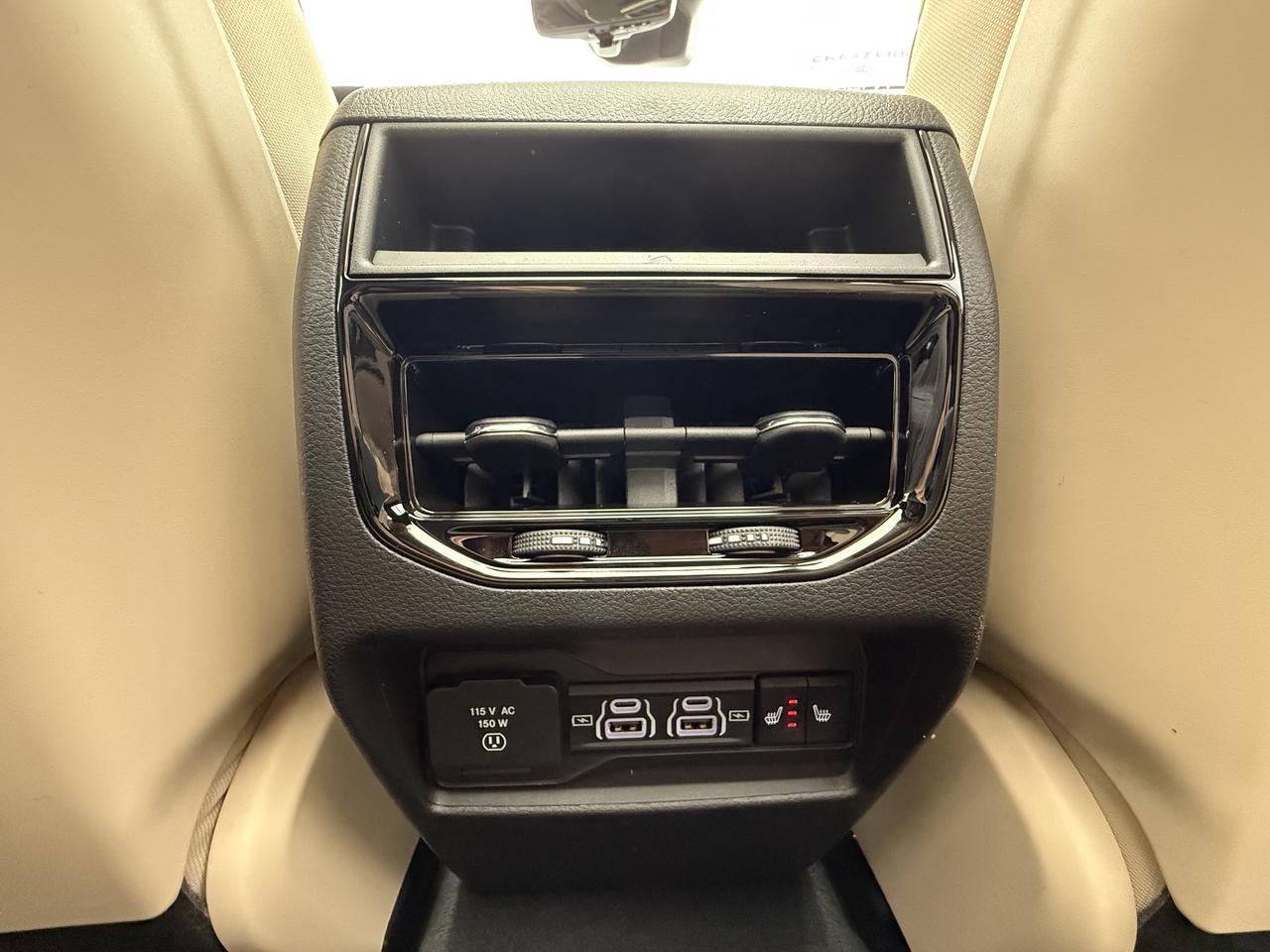 2025 Jeep Grand Cherokee LIMITED 4X4 Photo