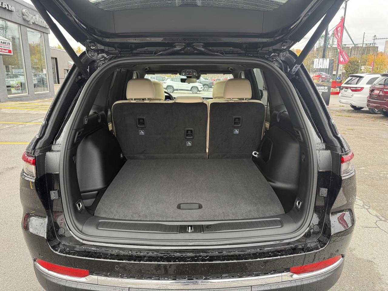 2025 Jeep Grand Cherokee LIMITED 4X4 Photo