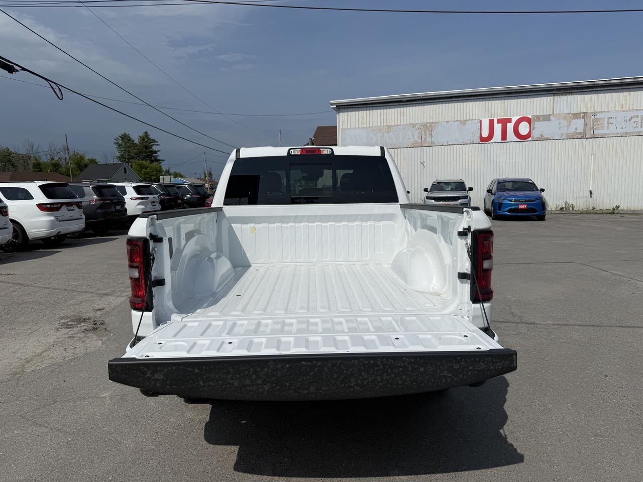 2026 RAM 1500 Black Express Crew 4X4: $173/weekly! Photo4