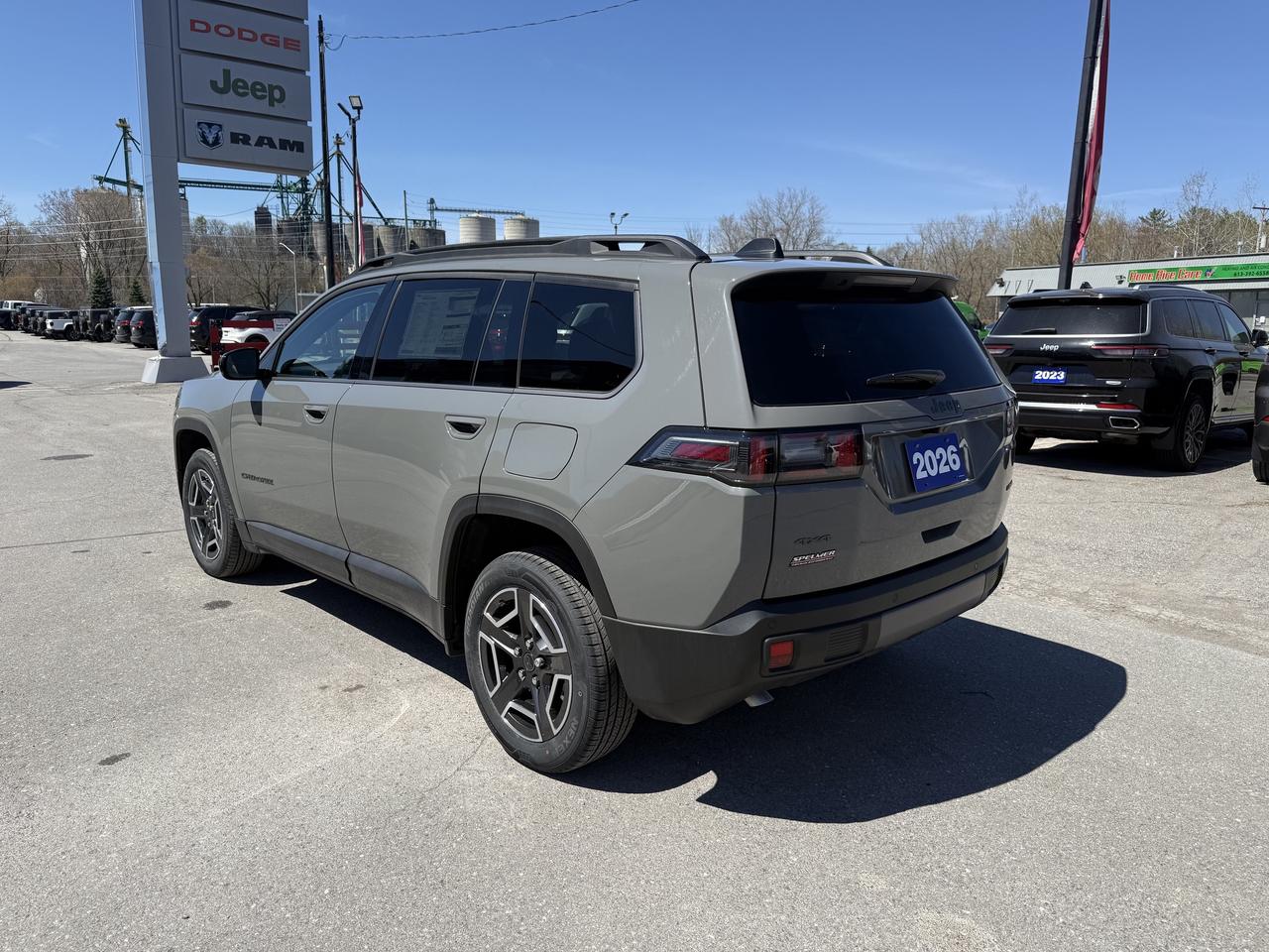 2026 Jeep Cherokee Limited 4X4 Photo2