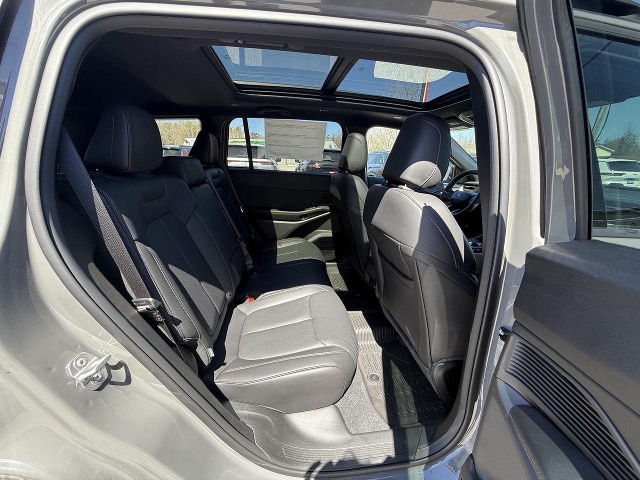 2026 Jeep Cherokee Limited 4X4 Photo