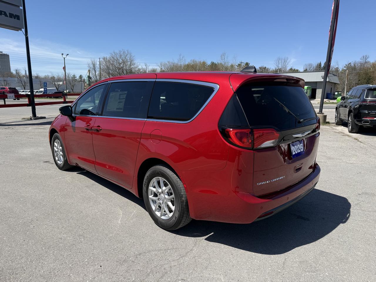 2026 Dodge Grand Caravan SXT Photo2