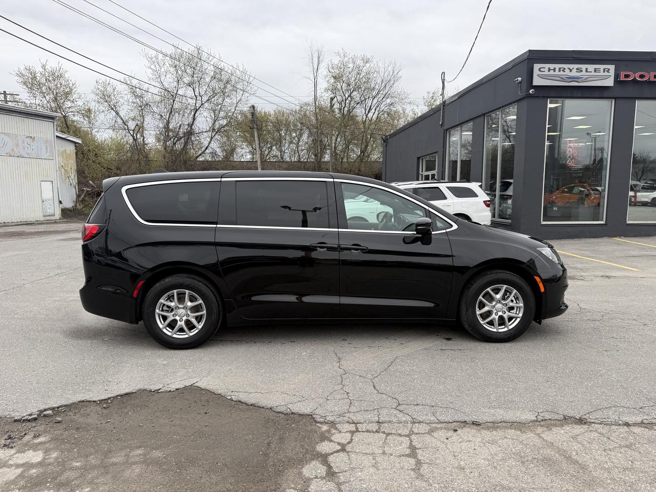 2026 Dodge Grand Caravan SXT Photo