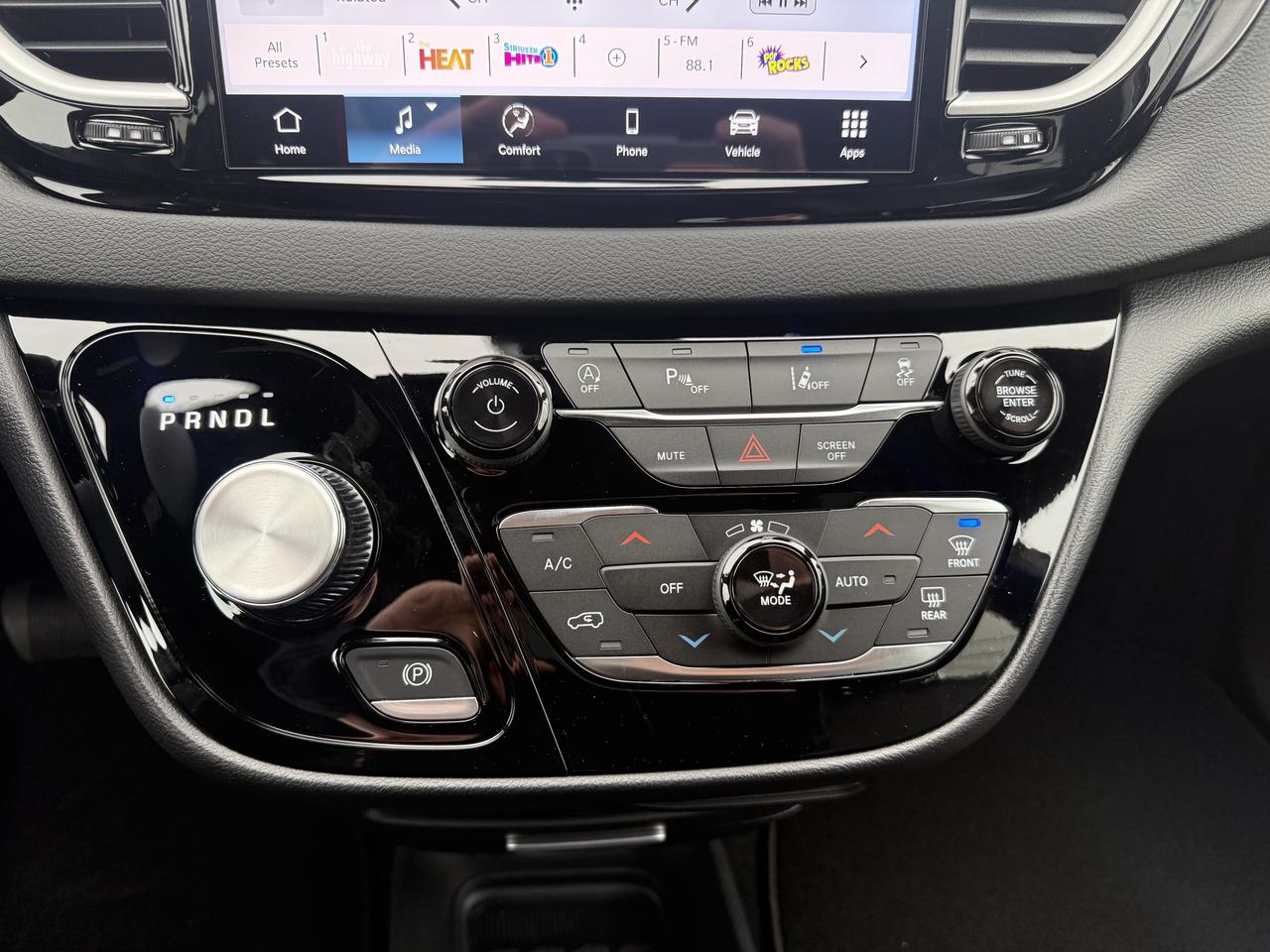 2026 Dodge Grand Caravan SXT Photo