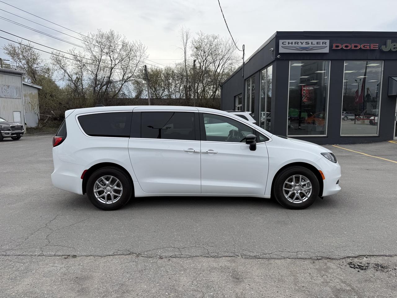 2026 Dodge Grand Caravan SXT Photo