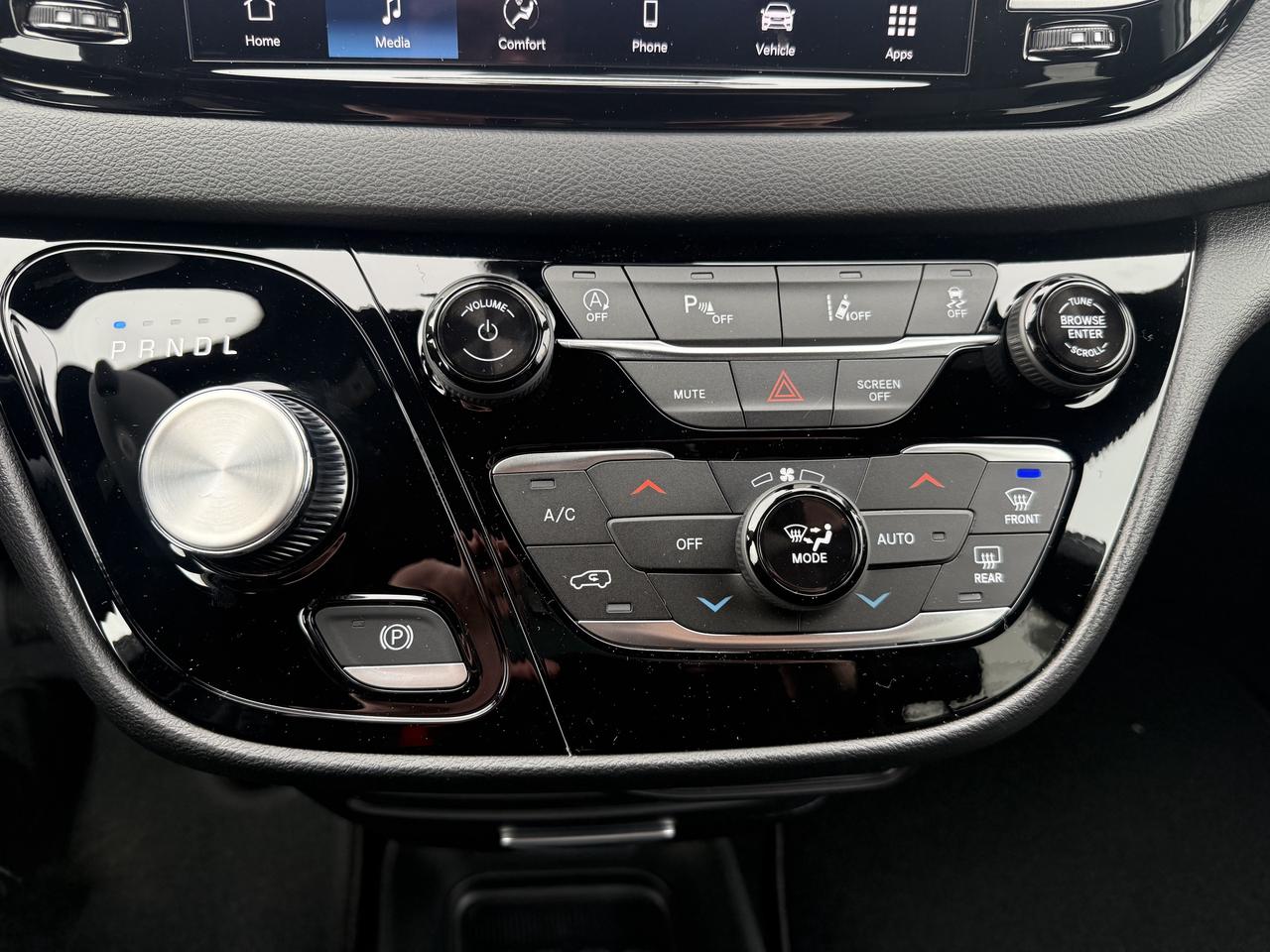 2026 Dodge Grand Caravan SXT Photo