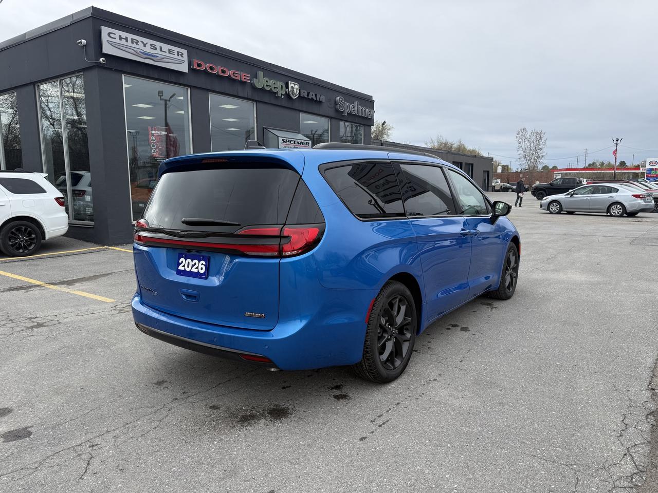 2026 Chrysler Pacifica Select S Appearance Package Photo4