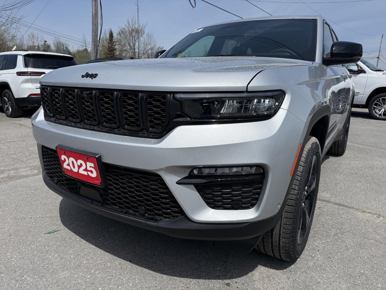 2025 Jeep Grand Cherokee LIMITED- PANOROOF-NAV- COOLED SEATS Photo