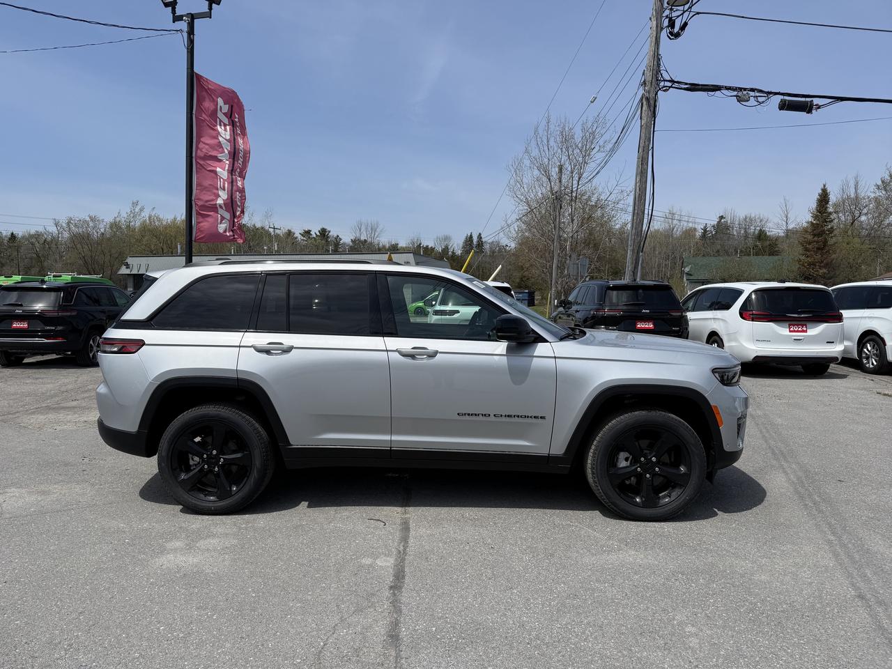 2025 Jeep Grand Cherokee LIMITED- PANOROOF-NAV- COOLED SEATS Photo