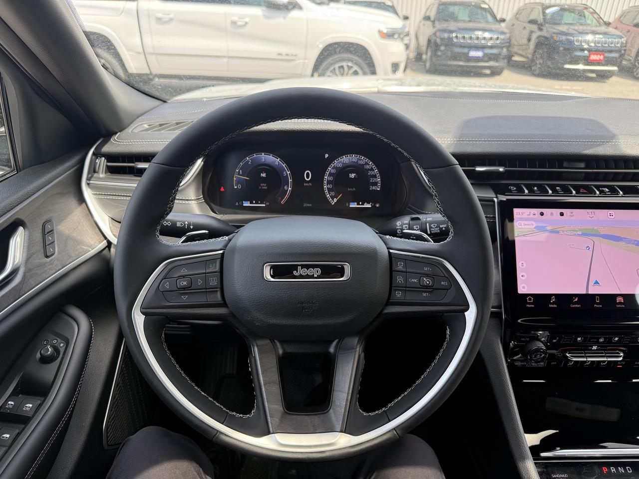 2025 Jeep Grand Cherokee LIMITED- PANOROOF-NAV- COOLED SEATS Photo