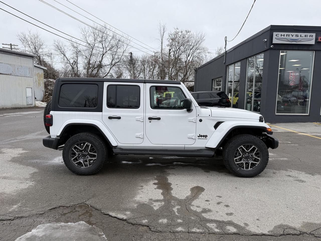 2026 Jeep Wrangler Sahara 4X4 - Mckinley Leather Seats! Photo