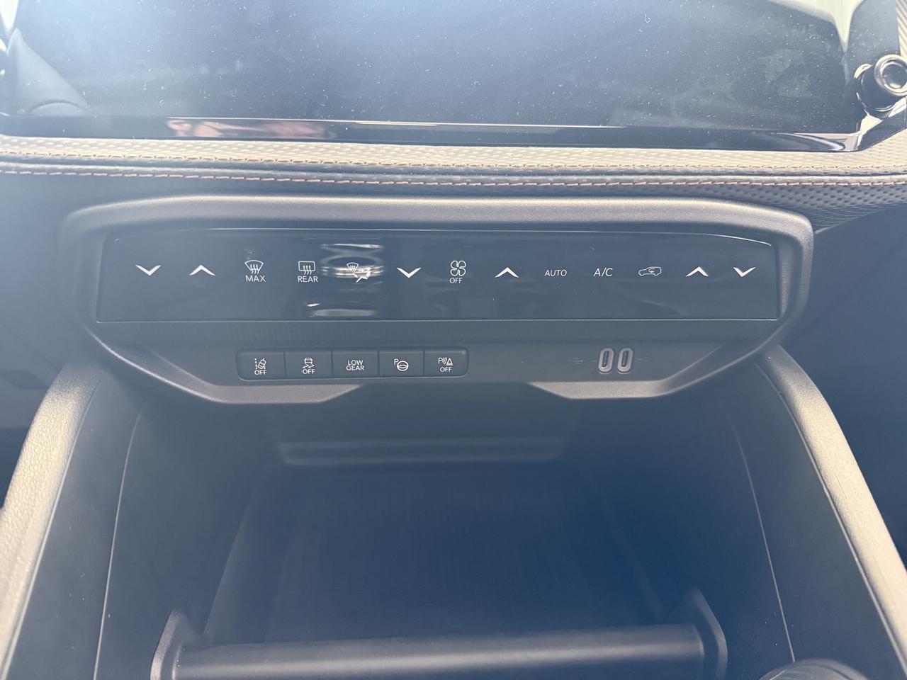 2026 Jeep Cherokee ALL NEW  OVERLAND 4X4 HYBRID. TOP OF THE LINE. Photo