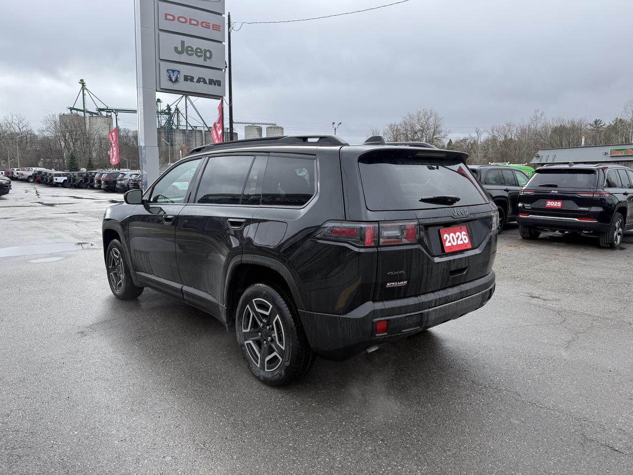 2026 Jeep Cherokee Limited 4X4 Photo2