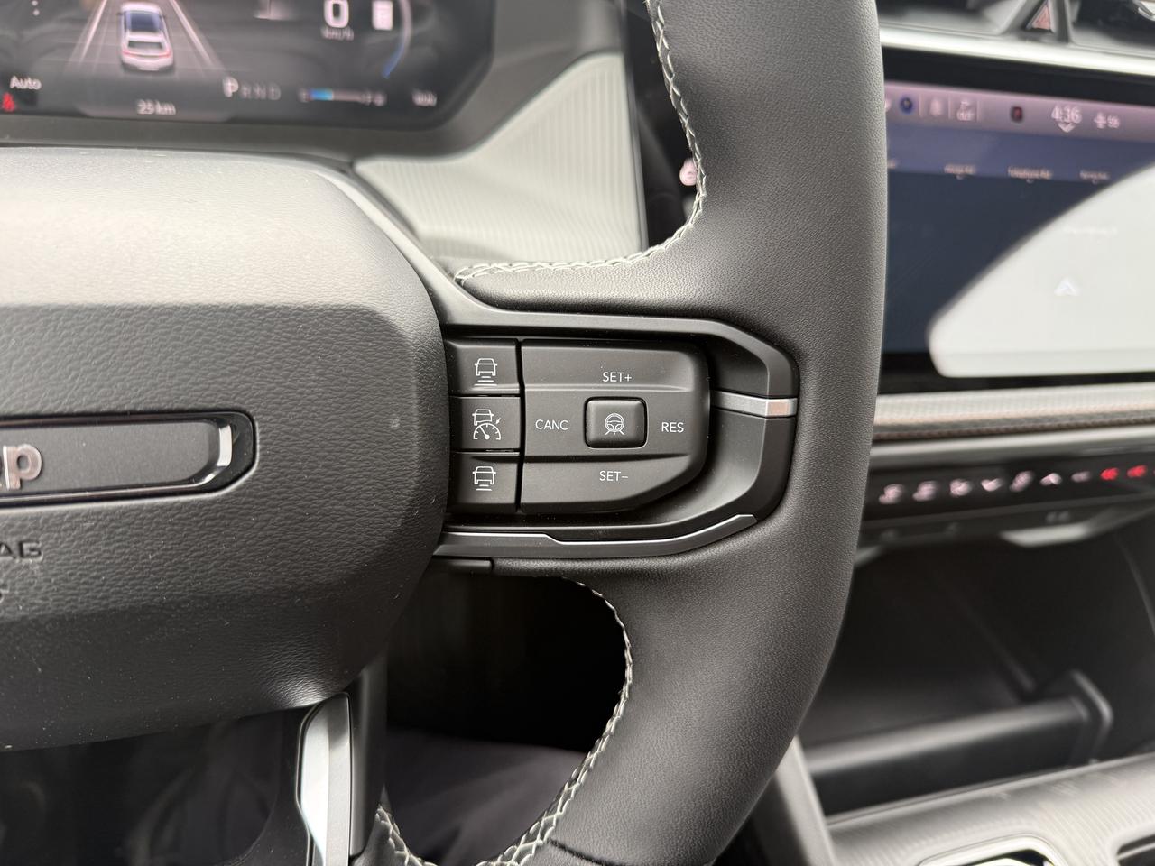 2026 Jeep Cherokee Limited 4X4 Photo