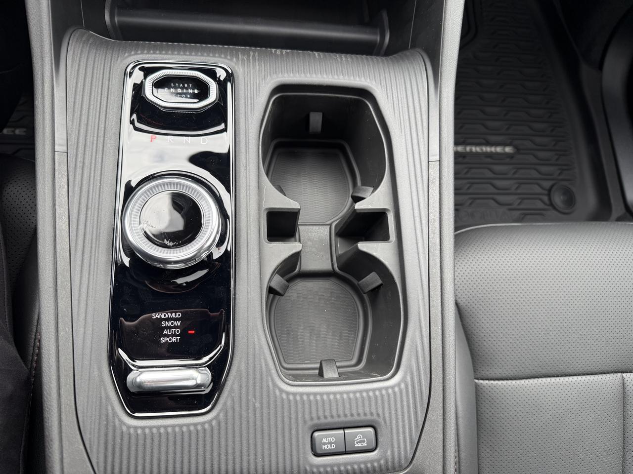 2026 Jeep Cherokee Limited 4X4 Photo