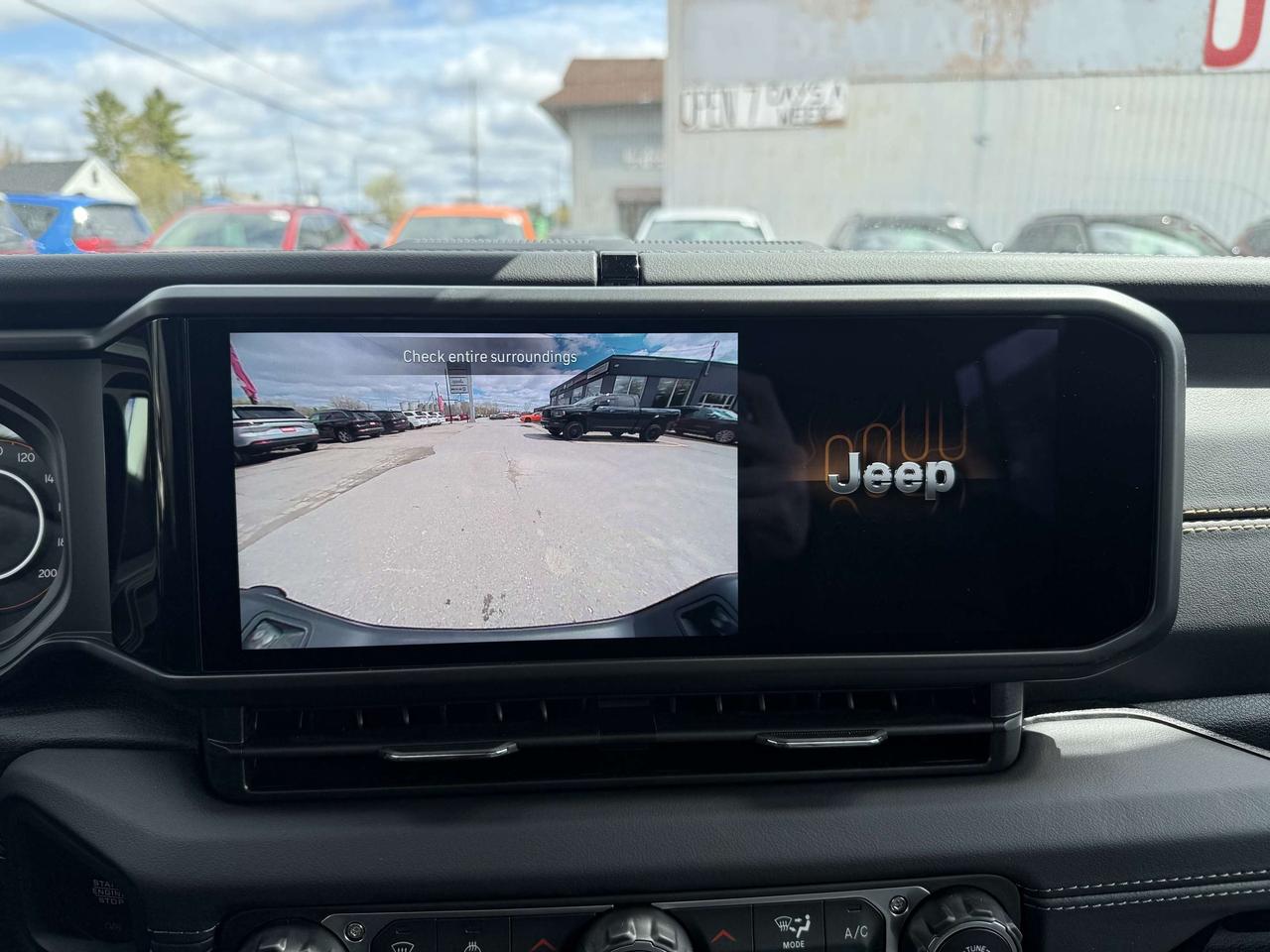 2026 Jeep Gladiator Sahara 4X4 - Spray in bedliner! Photo