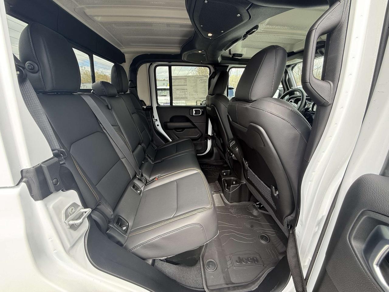 2026 Jeep Gladiator Sahara 4X4 - Spray in bedliner! Photo