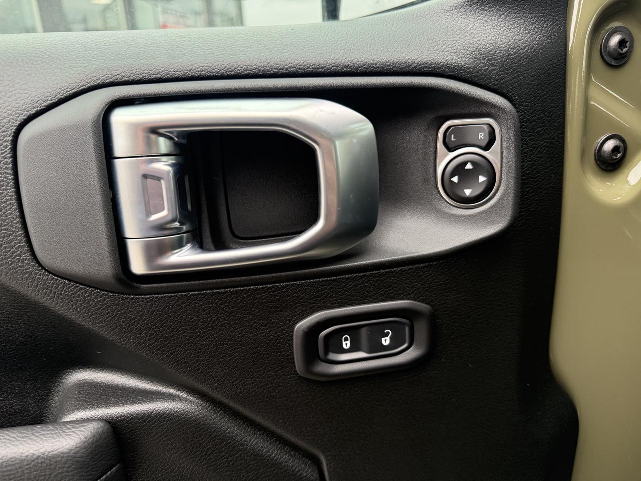 2026 Jeep Wrangler Willys 4X4 - Manual! Photo