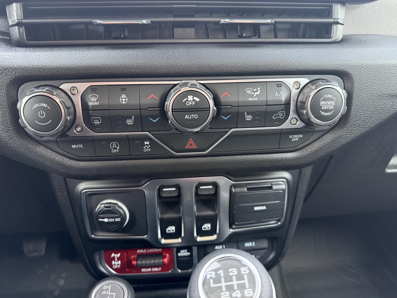 2026 Jeep Wrangler Willys 4X4 - Manual! Photo