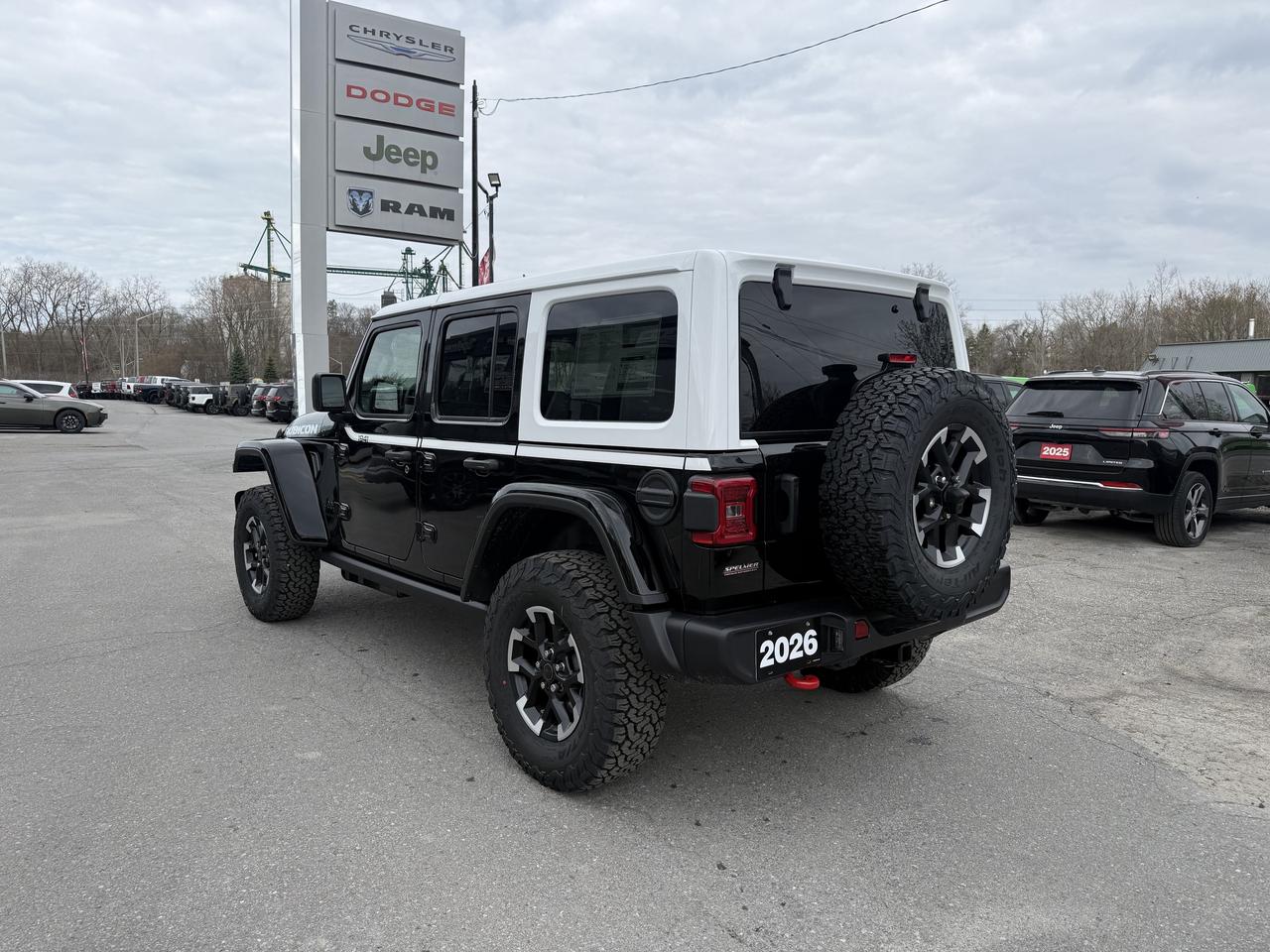 2026 Jeep Wrangler Rubicon 4 door 4X4 - Whitecap Package - Manual! Photo