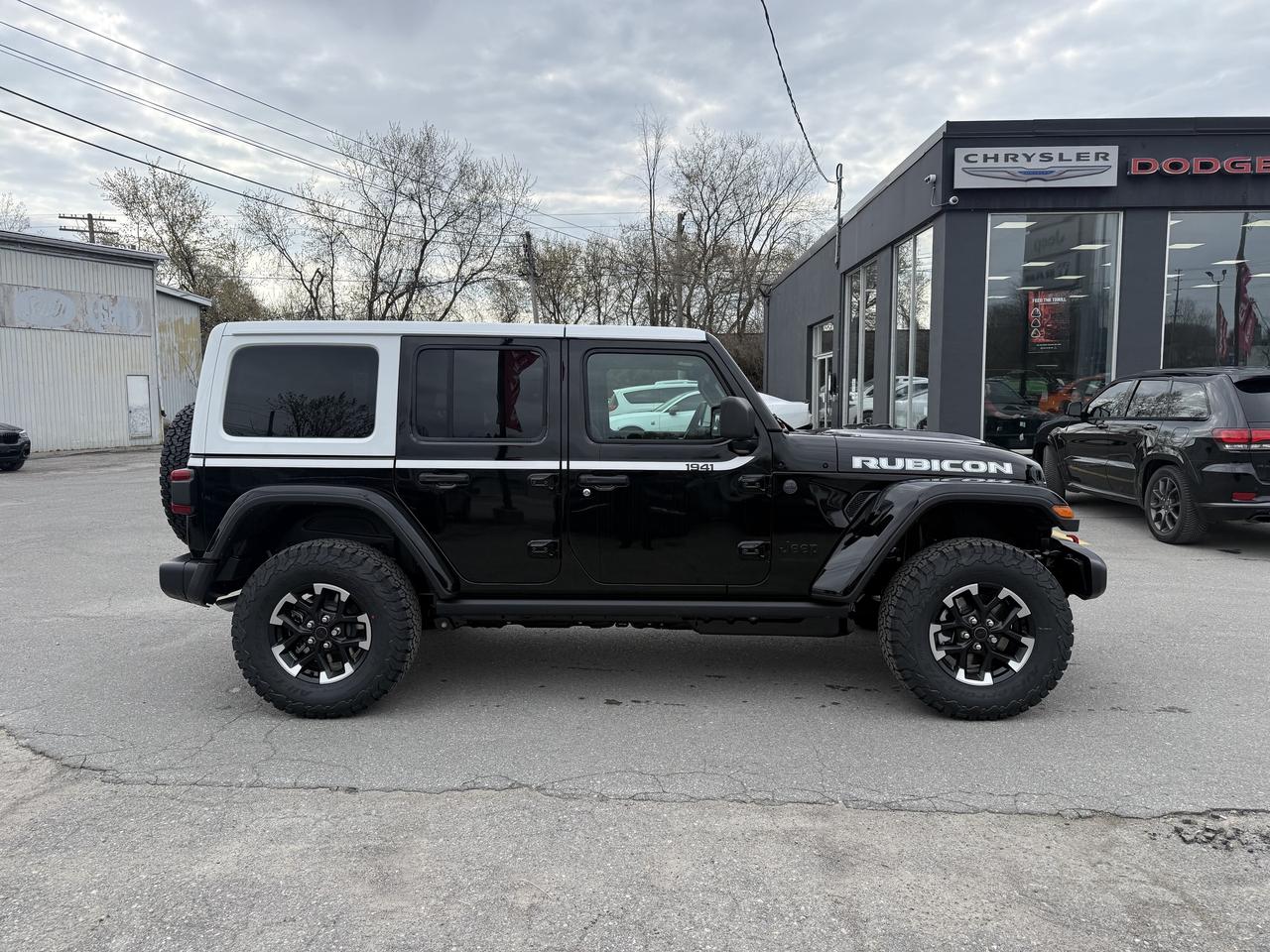 2026 Jeep Wrangler Rubicon 4 door 4X4 - Whitecap Package - Manual! Photo