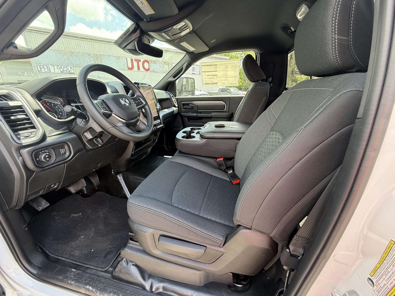 2026 RAM 2500 Tradesman Reg Cab 4X4 Photo
