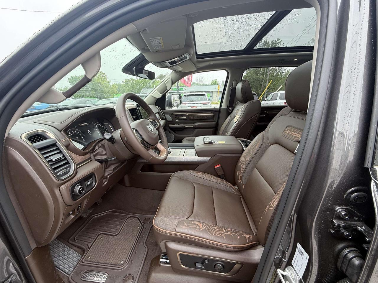 2026 RAM 1500 Longhorn Crew Cab 4X4 - Hemi Photo