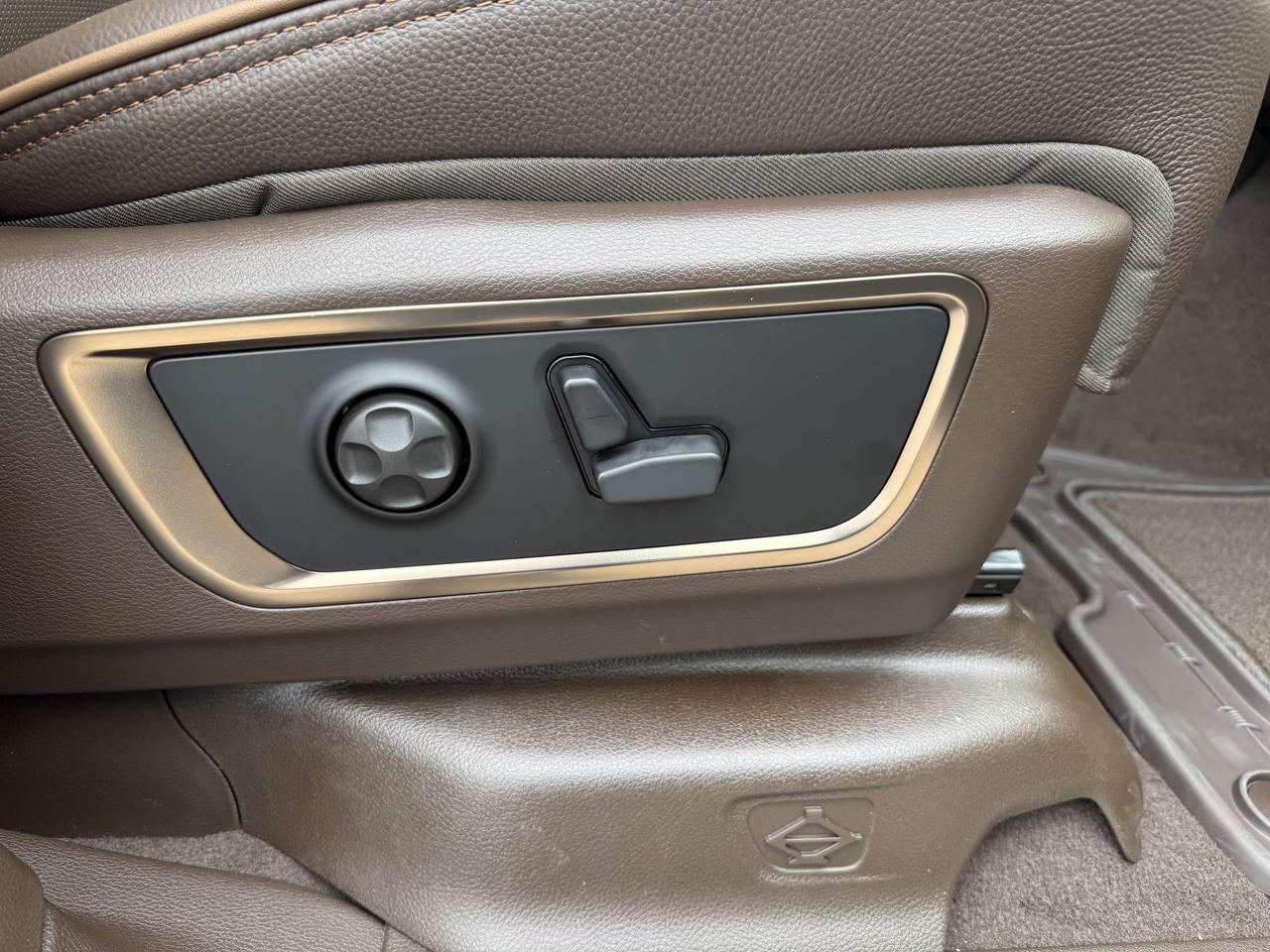 2026 RAM 1500 Longhorn Crew Cab 4X4 - Hemi Photo