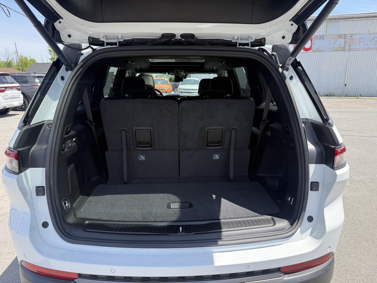 2026 Jeep Grand Cherokee L Limited 4x4 Photo