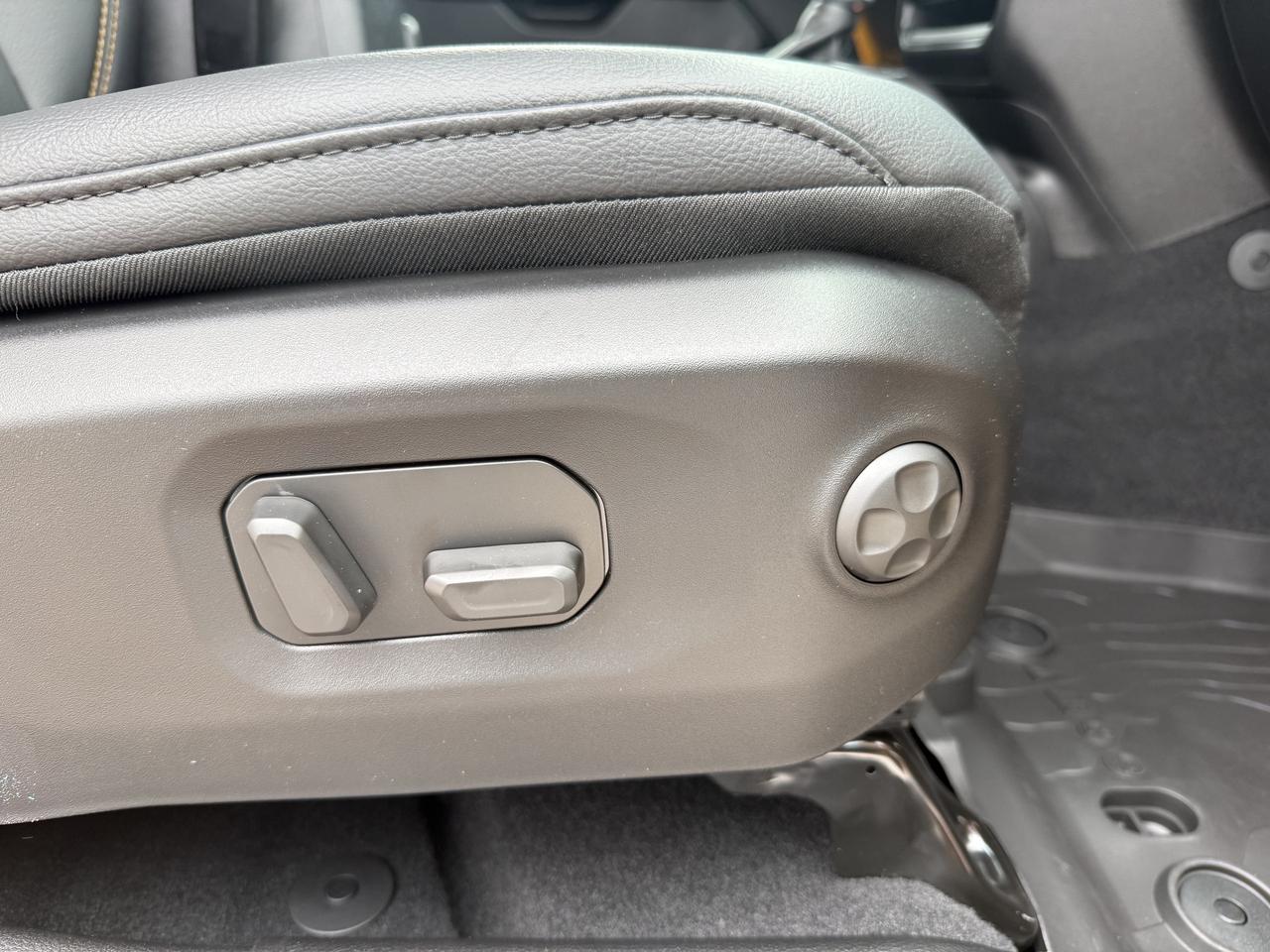 2026 Jeep Wrangler Sahara 4X4 4 Door Photo