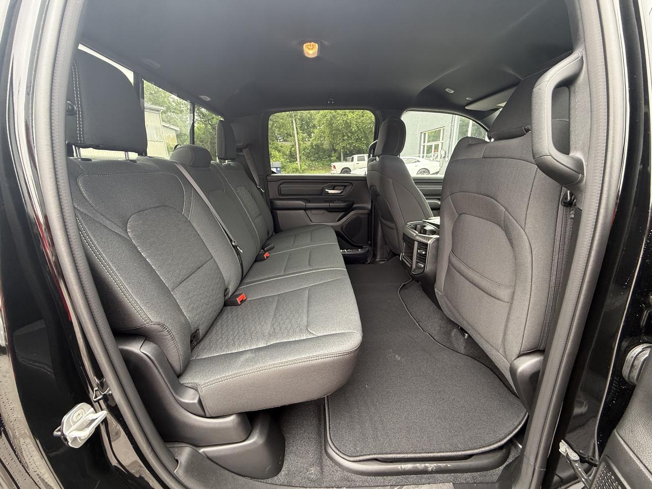 2026 RAM 1500 Black Express Crew Cab 4x4 Photo