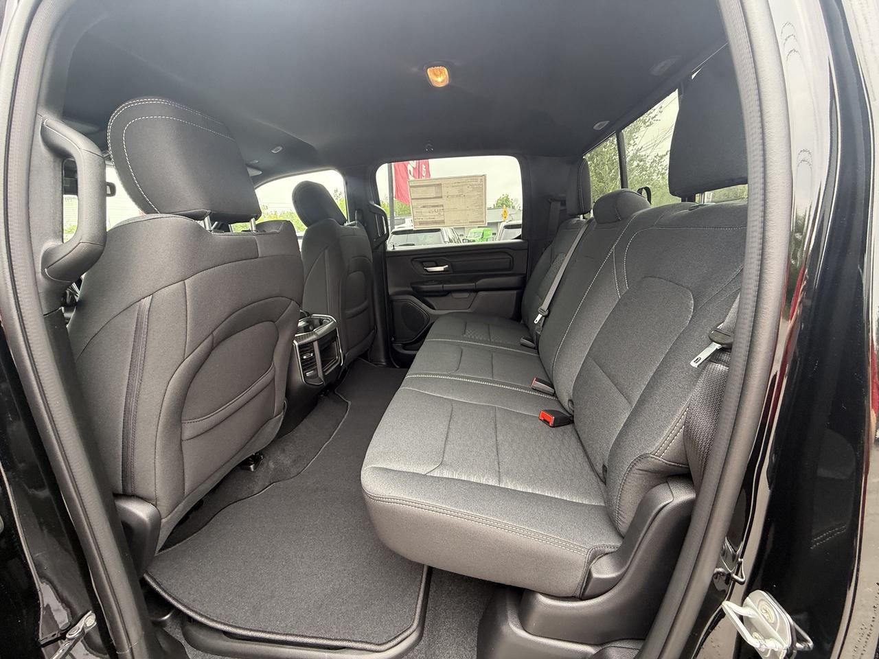 2026 RAM 1500 Black Express Crew Cab 4x4 Photo