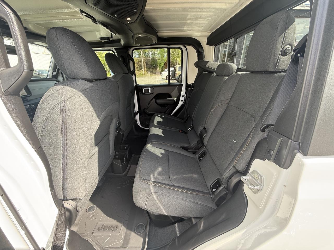 2026 Jeep Gladiator Willys 4x4 Photo