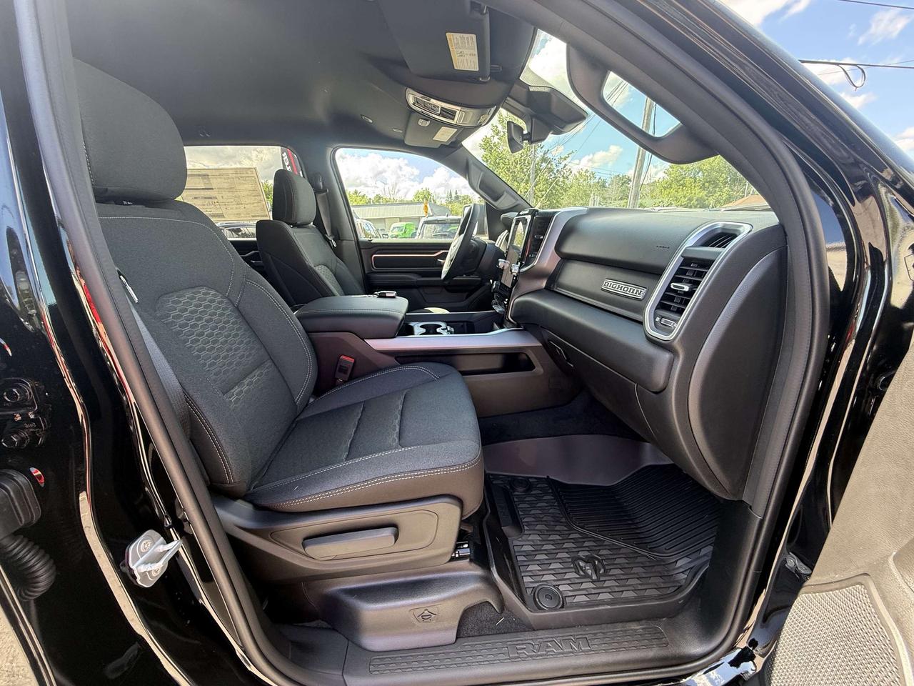 2026 RAM 1500 BIG HORN CREW CAB 4X4 Photo