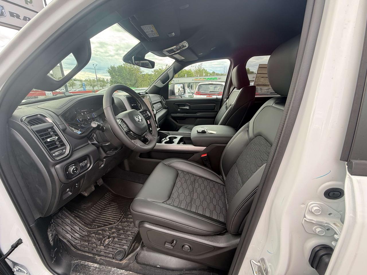 2026 RAM 1500 SPORT crew 4x4 Photo
