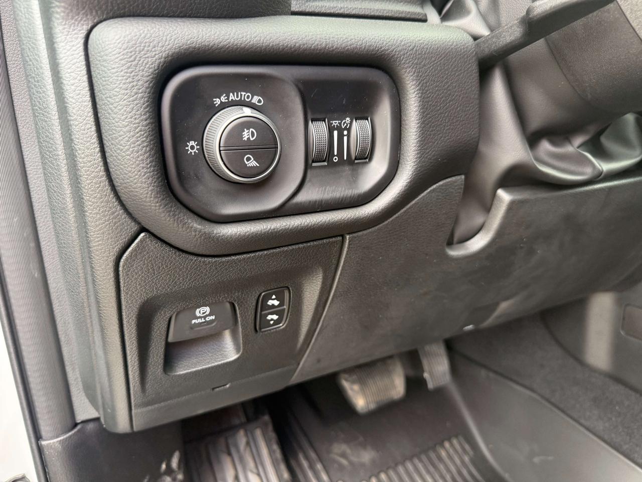 2026 RAM 1500 SPORT crew 4x4 Photo