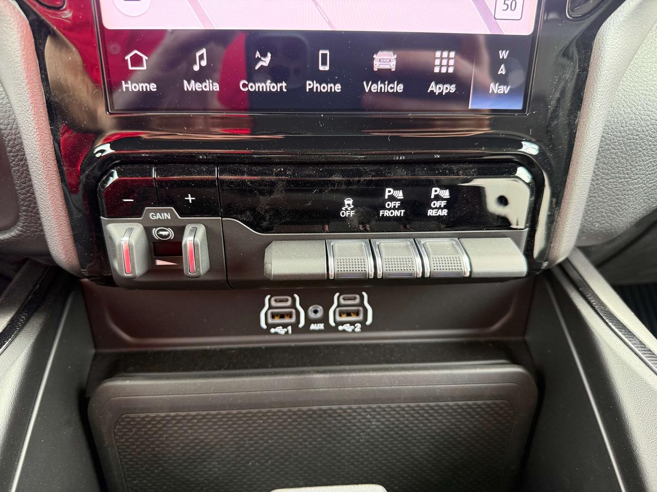 2026 RAM 1500 SPORT crew 4x4 Photo