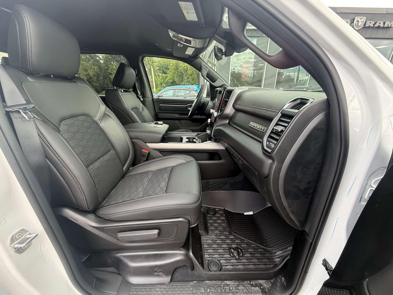 2026 RAM 1500 SPORT crew 4x4 Photo