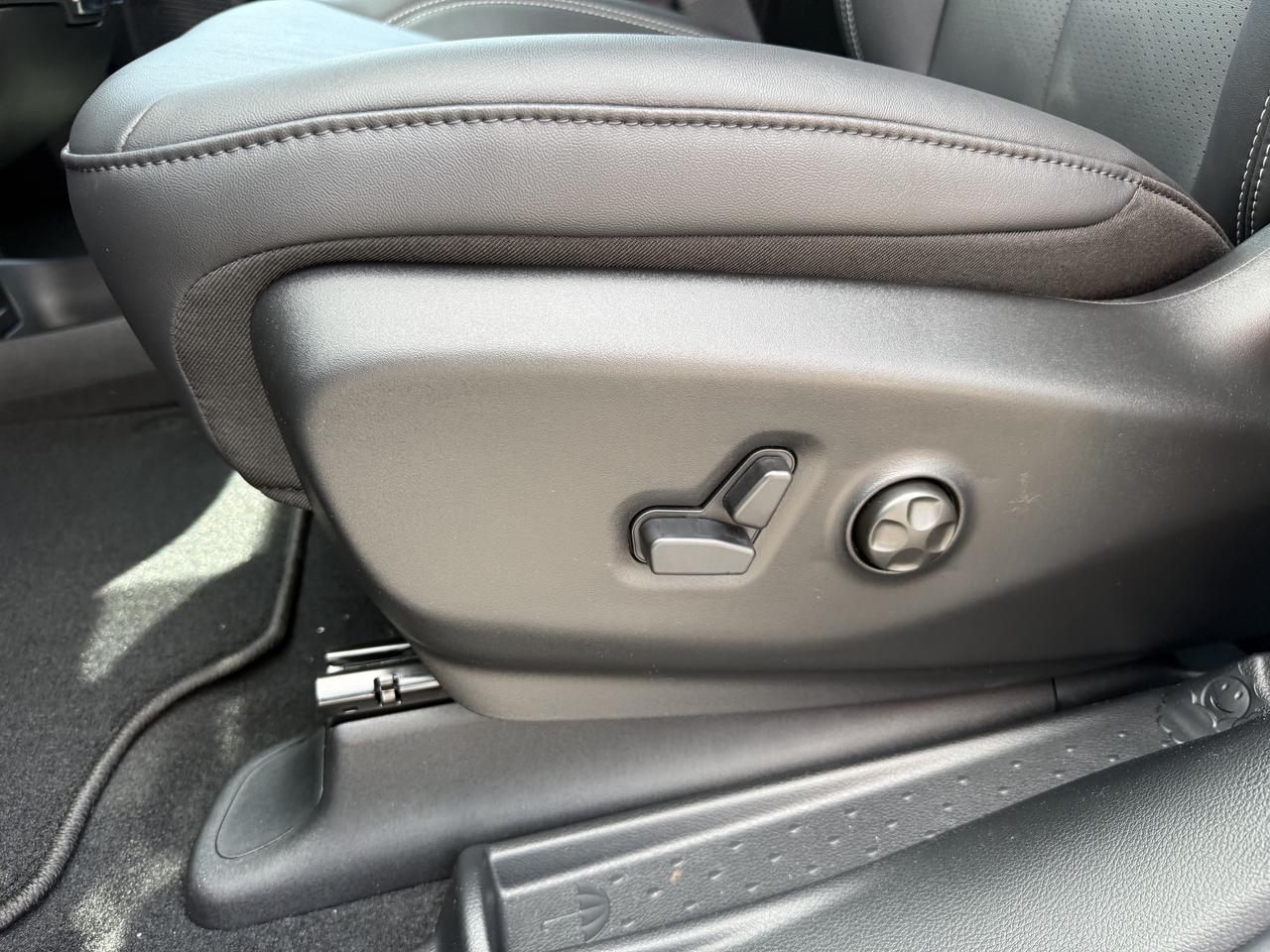 2027 Chrysler Pacifica Select AWD - $173 Weekly Photo