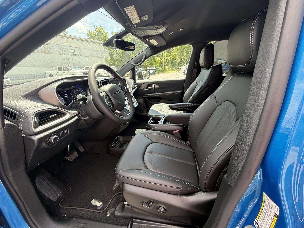 2027 Chrysler Pacifica Select AWD - $173 Weekly Photo