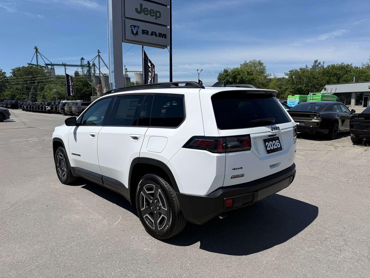 2026 Jeep Cherokee Laredo 4X4: $140/weekly! Photo1