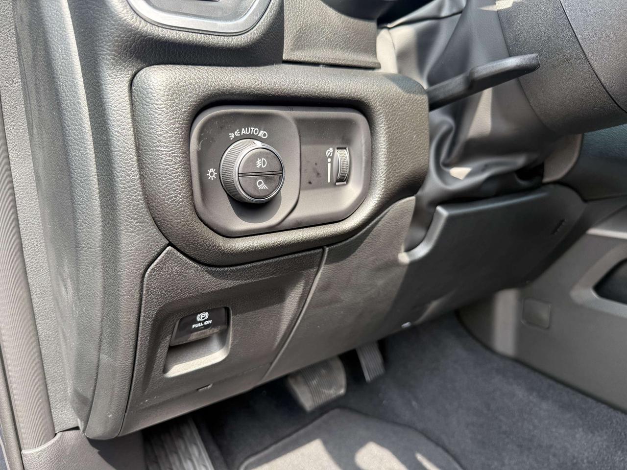 2026 RAM 1500 Black Express Crew 4X4: $192/week Photo