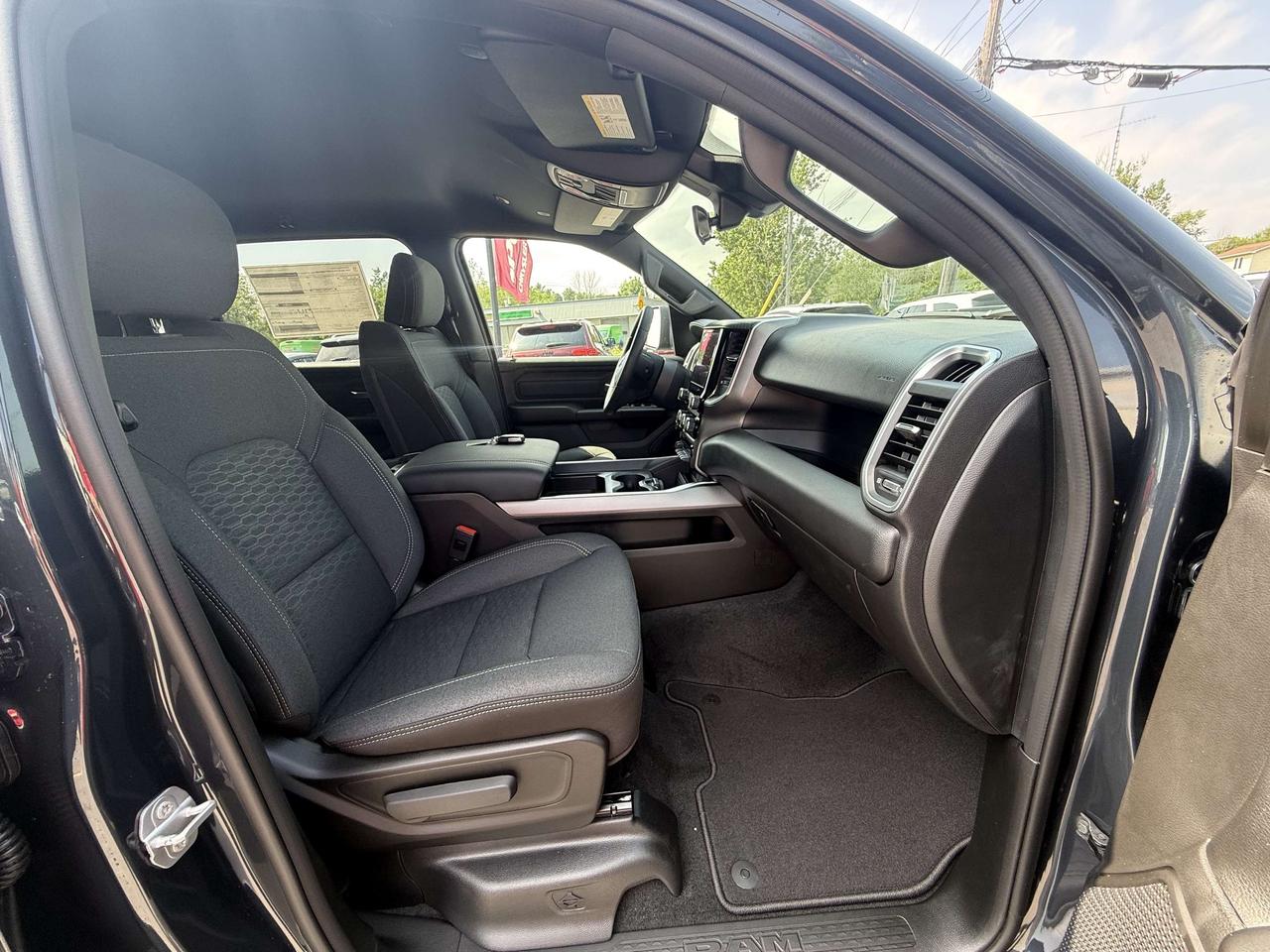 2026 RAM 1500 Black Express Crew 4X4: $192/week Photo