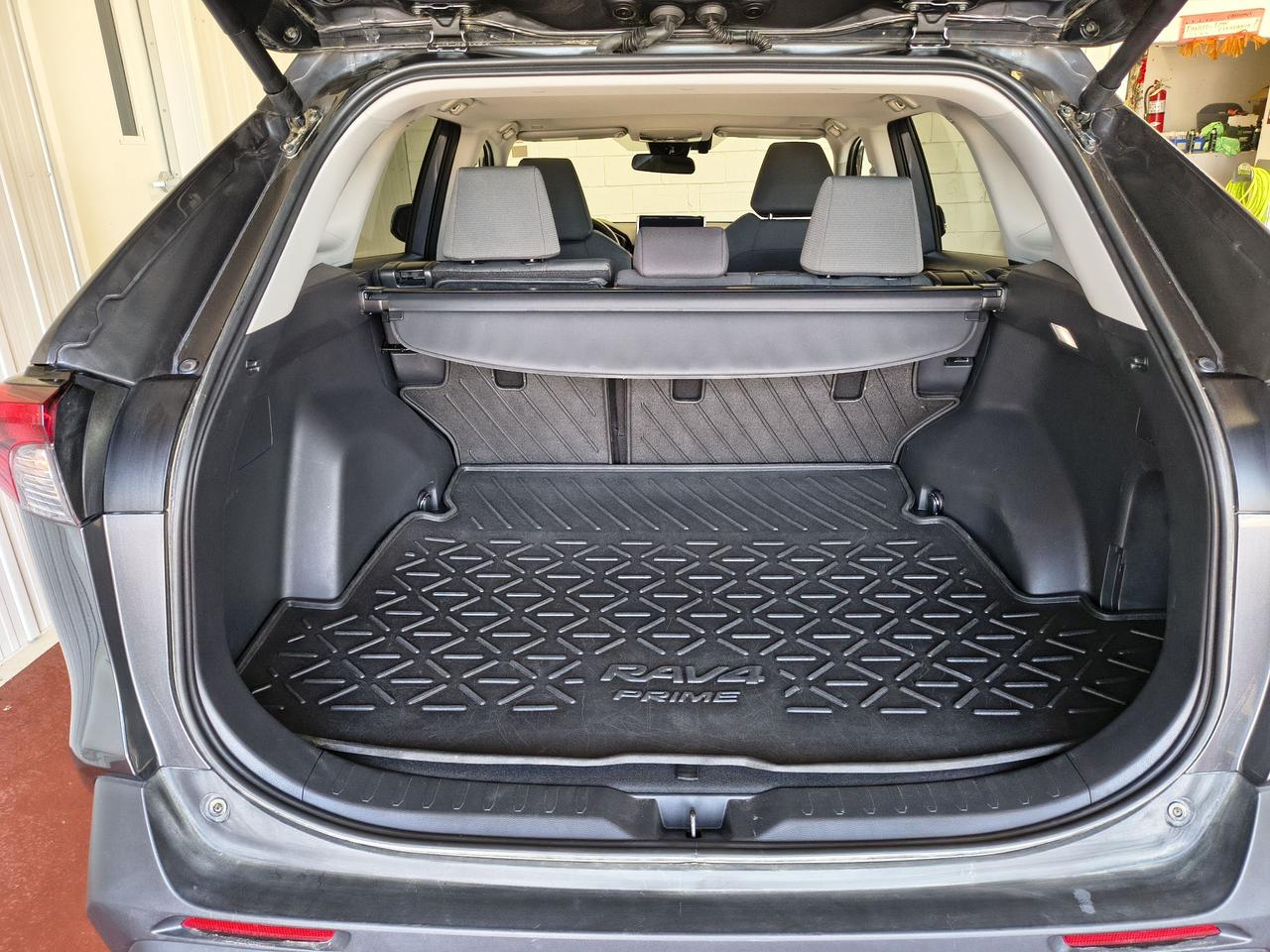 2024 Toyota RAV4 XLE Photo0