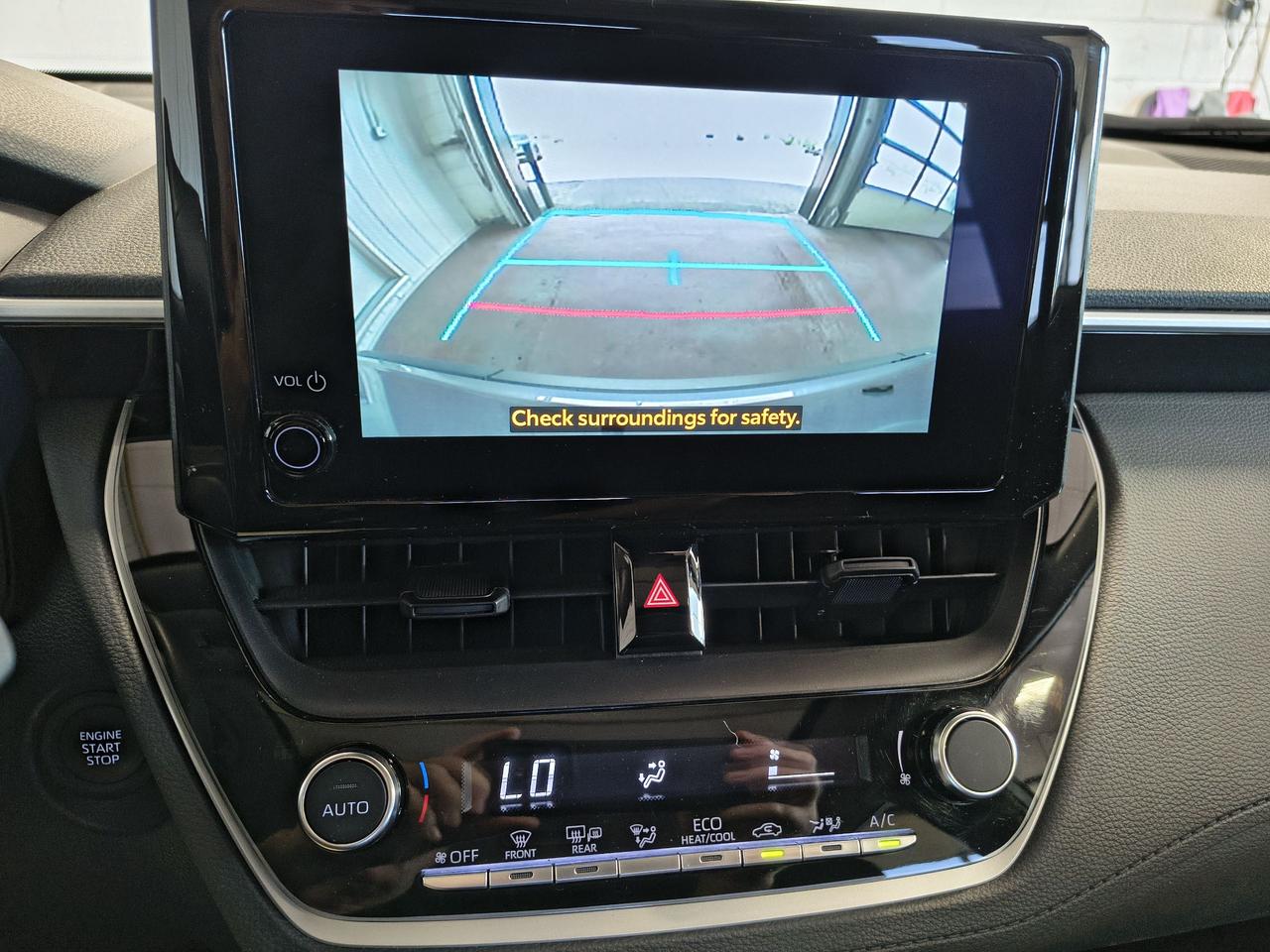 2025 Toyota Corolla Cross LE Photo0